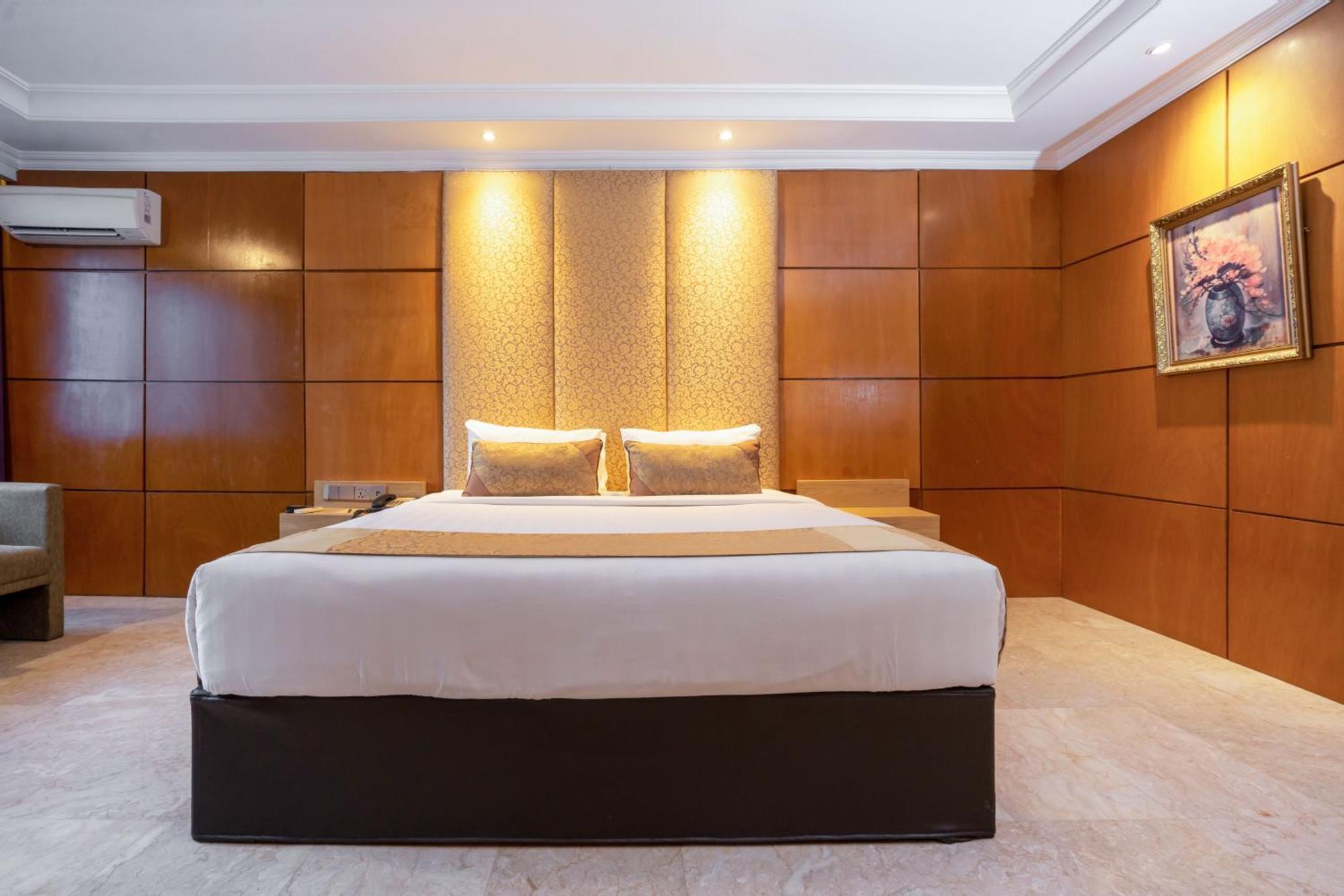 Hotel Bumi Senyiur Samarinda Exteriör bild
